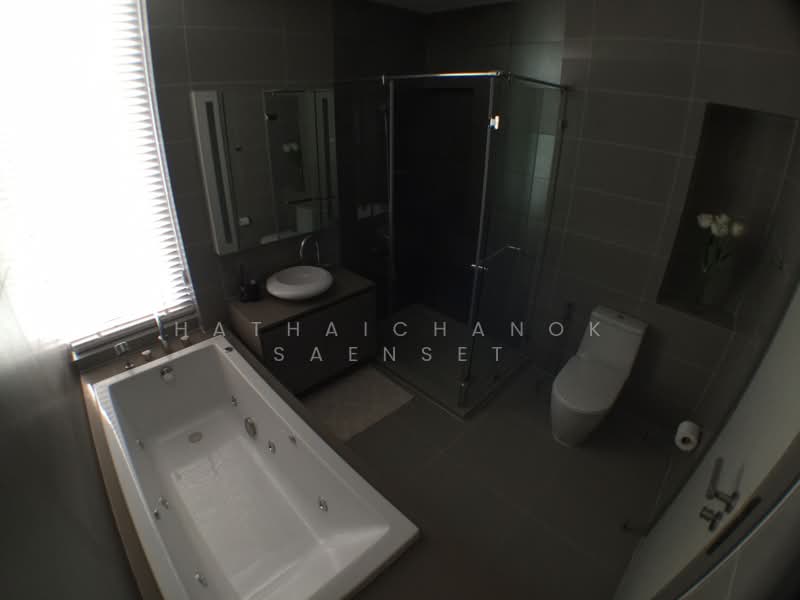 M Silom, Bangkok, 26 Narathiwas Ratchanakarin Road, Suriyawong, Bang Rak, Bangkok, 2 Bedrooms, 122 sqm, Condo For Rent, by Hathaichanok Saenset, 500444438 - DDproperty.com