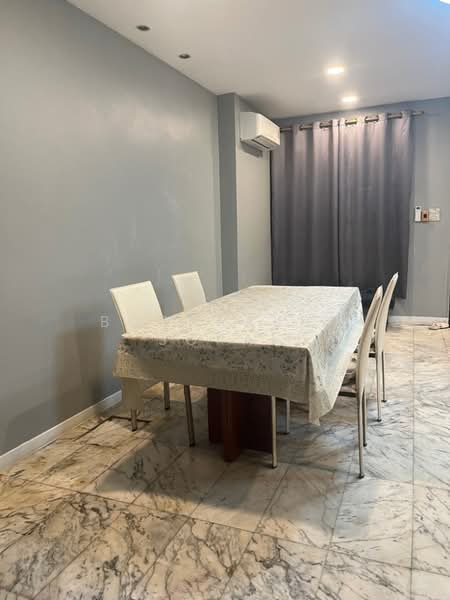 3-BR Townhouse, Bangkok, Din Daeng, Bangkok, 3 Bedrooms, 150 sqm, Townhouse For Rent, by Boonraksa Sopak, 500444483 - DDproperty.com
