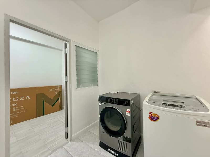 Prompong Mansion, Bangkok, 36 Soi Sukhumvit 39, Khlongtoei Nua, Watthana, Bangkok, 3 Bedrooms, 250 sqm, Apartment For Rent, by Bangkok Residential, 500444486 - DDproperty.com