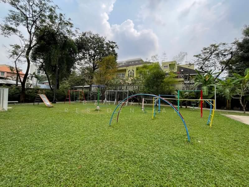 Prompong Mansion, Bangkok, 36 Soi Sukhumvit 39, Khlongtoei Nua, Watthana, Bangkok, 3 Bedrooms, 250 sqm, Apartment For Rent, by Bangkok Residential, 500444486 - DDproperty.com