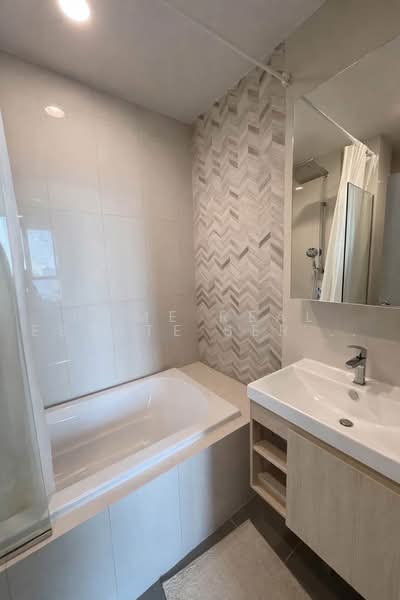 Oka Haus Sukhumvit 36, Bangkok, 3399 Rama 4 Road, Khong Tan, Khlong Toei, Bangkok, 1 Bedroom, 35 sqm, Condo For Sale, by HOME Real Estate Service, 500444540 - DDproperty.com