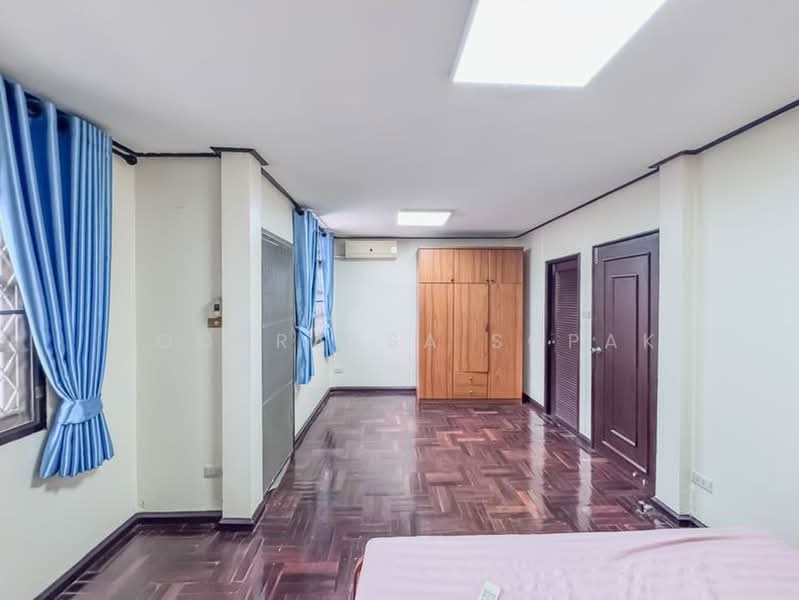 3-BR House, Bangkok, Samsen Nok, Huai Khwang, Bangkok, 3 Bedrooms, 150 sqm, Single Detached House For Rent, by Boonraksa Sopak, 500444541 - DDproperty.com