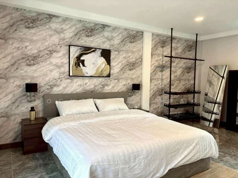 4-BR House, Bangkok, Khlong Tan Nua, Watthana, Bangkok, 4 Bedrooms, 600 sqm, Single Detached House For Rent, by Boonraksa Sopak, 500444573 - DDproperty.com