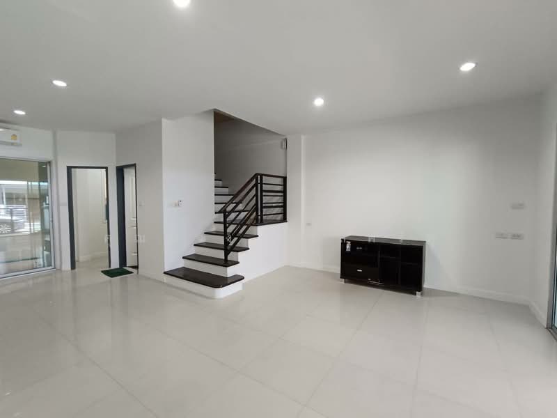Autumn Residence Phetkasem 114 : Autumn Residence เพชรเกษม 114, กรุงเทพ, หนองค้างพลู, หนองแขม, กรุงเทพ, 250 ตร.ม., ทาวน์เฮ้าส์ ให้เช่า, โดย คุณแจง นวลศรีฟู, 500444630 - DDproperty.com