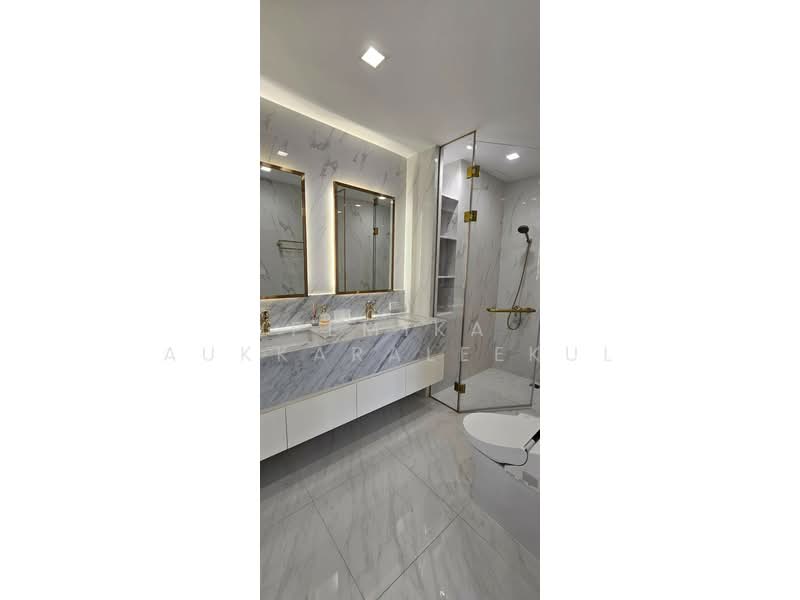 Noble BE33, Bangkok, 19 Soi Sukhumvit 33, Khlong Tan Nua, Watthana, Bangkok, 3 Bedrooms, 136 sqm, Condo For Sale, by Pemika Aukkaraleekul, 500444631 - DDproperty.com