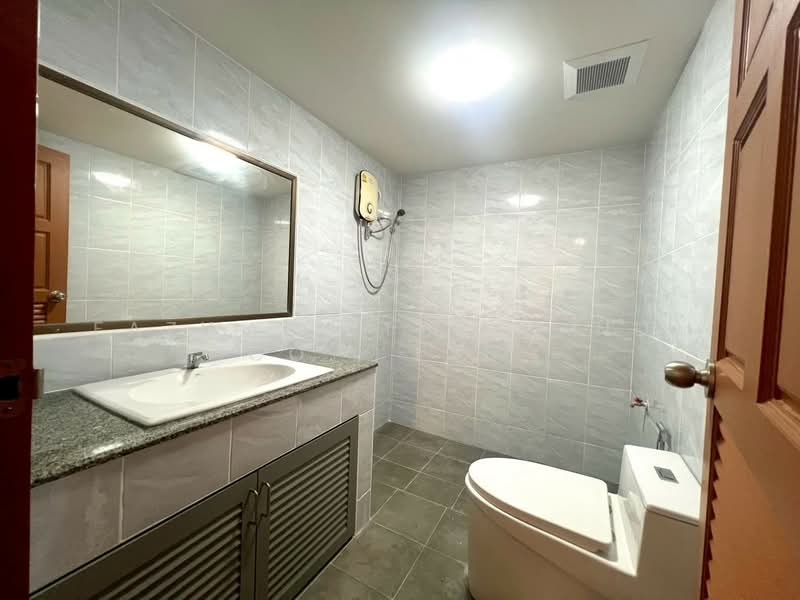 Ratchada Pavilion Condominium, Bangkok, 111 Soi Ratchadaphisek 30 Yak 4, Chan Kasem, Chatuchak, Bangkok, 2 Bedrooms, 56 sqm, Condo For Sale, by Fazwaz (Thailand) Co., Ltd., 500444633 - DDproperty.com