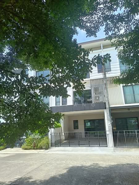 Patio Srinakarin-Rama 9, Bangkok, Krungthep Kreetha Road, Hua Mak, Bang Kapi, Bangkok, 3 Bedrooms, 190 sqm, Townhouse For Sale, by Sirithong Saetang, 500444661 - DDproperty.com