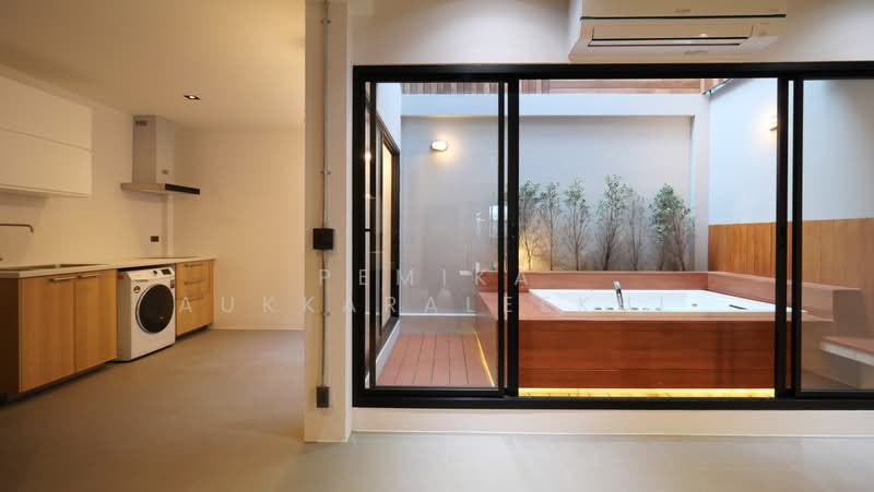 3-BR Townhouse, Bangkok, Khlong Tan Nua, Watthana, Bangkok, 3 Bedrooms, 225 sqm, Townhouse For Sale, by Pemika Aukkaraleekul, 500444689 - DDproperty.com