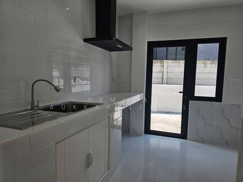 บ้าน 3-ห้องนอน, กรุงเทพ, คลองขวาง, ภาษีเจริญ, กรุงเทพ, 200 ตร.ม., บ้านเดี่ยว ขาย, โดย Pemika Aukkaraleekul, 500444703 - DDproperty.com