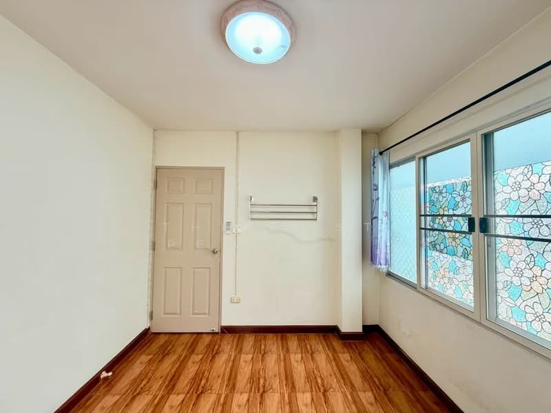 หมู่บ้านพูนสินธานี3 ลาดกระบัง, Bangkok, Khlong Song Ton Nun, Lat Krabang, Bangkok, 3 Bedrooms, 150 sqm, Semi-Detached House (Twin House) For Sale, by The Best Property   อาท, 500444739 - DDproperty.com
