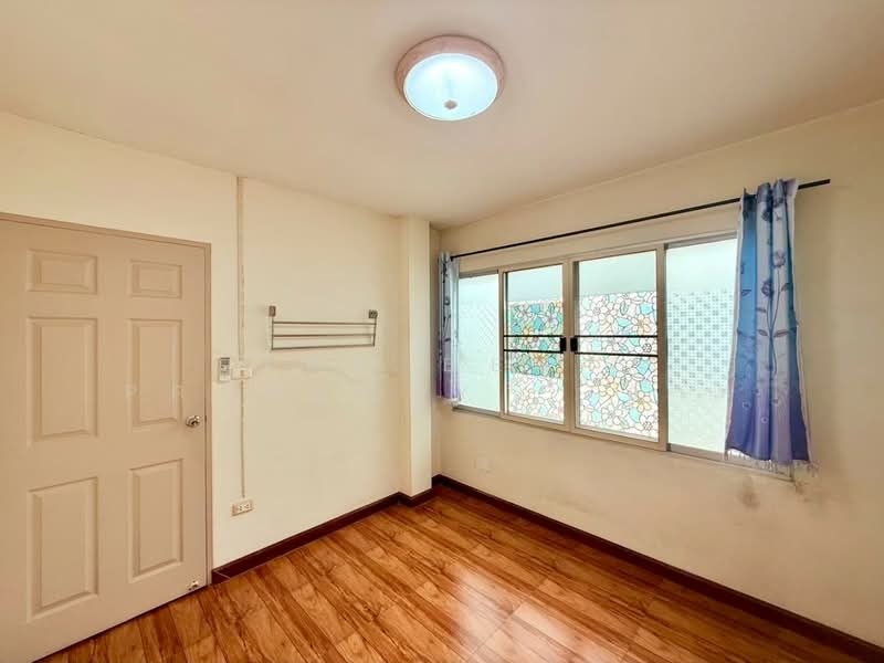 หมู่บ้านพูนสินธานี3 ลาดกระบัง, Bangkok, Khlong Song Ton Nun, Lat Krabang, Bangkok, 3 Bedrooms, 150 sqm, Semi-Detached House (Twin House) For Sale, by The Best Property   อาท, 500444739 - DDproperty.com