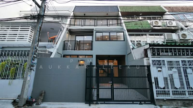 3-BR Townhouse, Bangkok, Khlong Tan Nua, Watthana, Bangkok, 3 Bedrooms, 215 sqm, Townhouse For Sale, by Pemika Aukkaraleekul, 500444745 - DDproperty.com