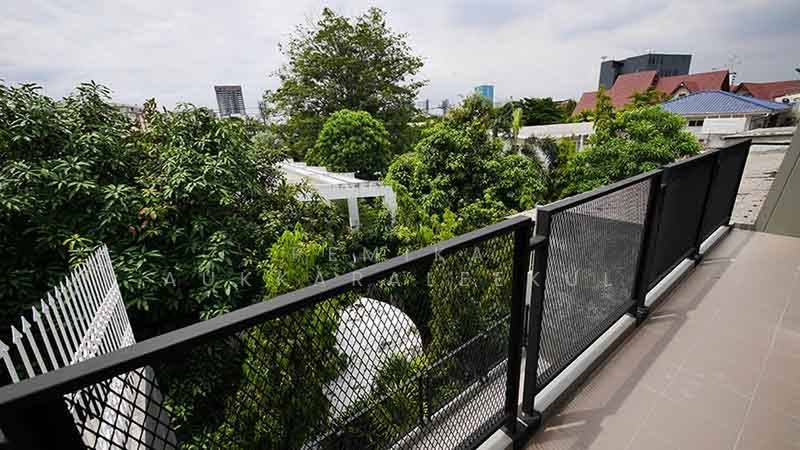 3-BR Townhouse, Bangkok, Khlong Tan Nua, Watthana, Bangkok, 3 Bedrooms, 215 sqm, Townhouse For Sale, by Pemika Aukkaraleekul, 500444745 - DDproperty.com