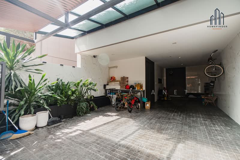 The Park Lane Sukhumvit 105-Lasalle 24, Bangkok, Sukhumvit 107 Lasalle Road, Bang Na, Bang Na, Bangkok, 4 Bedrooms, 350 sqm, Townhouse For Sale, by Kay Tippayanet, 500444750 - DDproperty.com