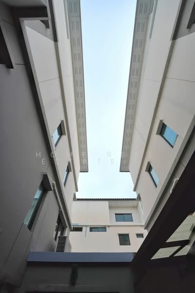 Patio Pattanakarn 38, Bangkok, Soi Phatthanakan 38 Phatthanakan Road, Suan Luang, Bangkok, 3 Bedrooms, 226 sqm, Townhouse For Sale, by HOME Real Estate Service, 500444789 - DDproperty.com