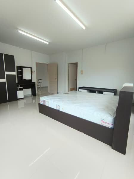 อาคารพาณิชย์ธาตุเชิงชุม สกลนคร, Sakon Nakhon, That Choeng Shum, Muang Sakon Nakhon, Sakon Nakhon, , 355 sqm, Shophouse For Sale, by The Best Property ทราย, 500444799 - DDproperty.com