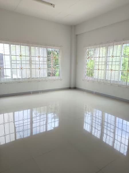 อาคารพาณิชย์ธาตุเชิงชุม สกลนคร, Sakon Nakhon, That Choeng Shum, Muang Sakon Nakhon, Sakon Nakhon, , 355 sqm, Shophouse For Sale, by The Best Property ทราย, 500444799 - DDproperty.com