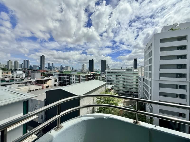 Rom Sai Residence, Bangkok, Sukhumvit Soi 55/25, Khlong Tan Nua, Watthana, Bangkok, 3 Bedrooms, 240 sqm, Apartment For Rent, by Bangkok Residential, 500444802 - DDproperty.com