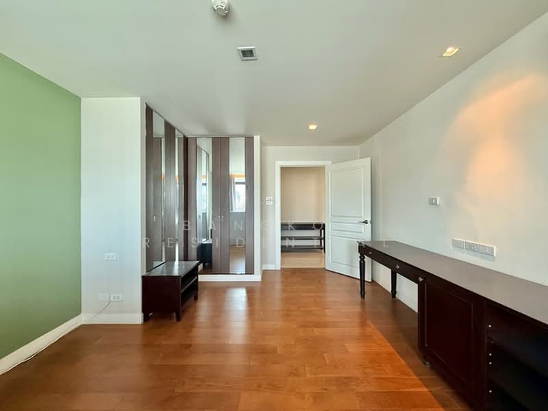 Rom Sai Residence, Bangkok, Sukhumvit Soi 55/25, Khlong Tan Nua, Watthana, Bangkok, 3 Bedrooms, 240 sqm, Apartment For Rent, by Bangkok Residential, 500444802 - DDproperty.com