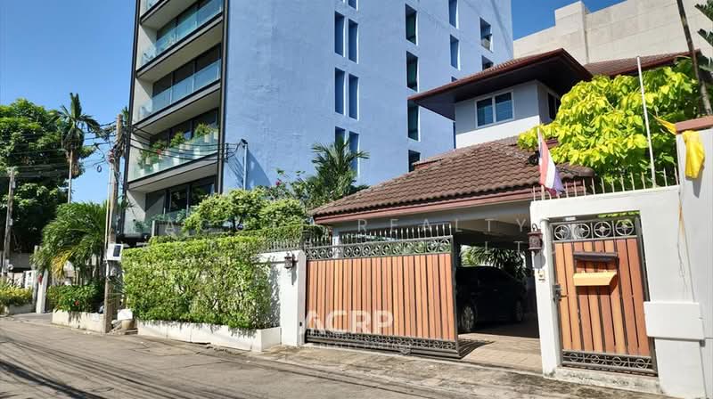 House for Rent – 3-Storey Detached Home in the Heart of Thonglor, Sukhumvit 55 Beautifully Renovated, Bangkok, Khlong Tan Nua, Watthana, Bangkok, 5 Bedrooms, 420 sqm, Single Detached House For Rent, by Acute Realty Partner Co.,Ltd., 500444890 - DDproperty.com