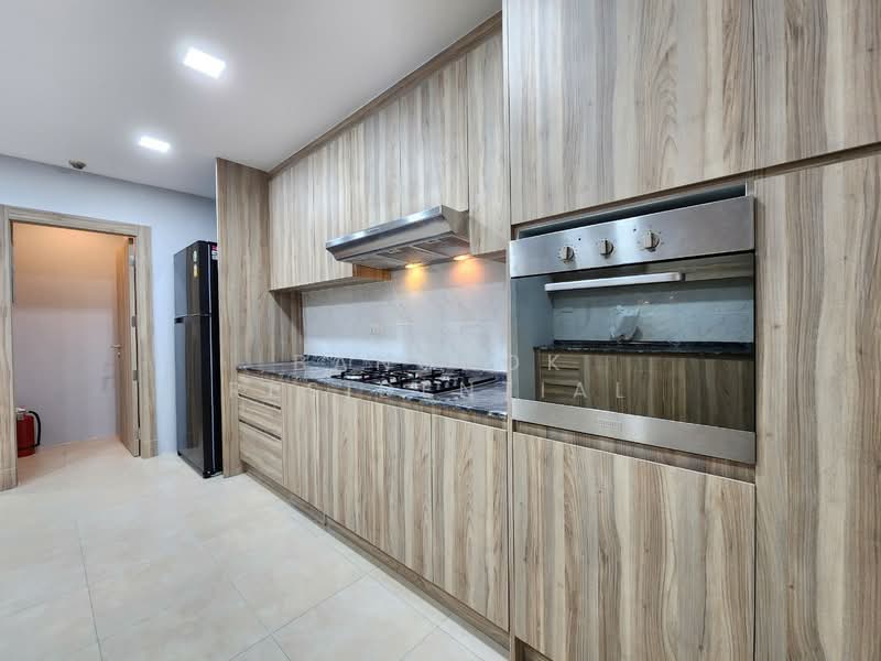 Raj Mansion, Bangkok, 31-33 Soi Sukhumvit 20, Khlong Toei, Bangkok, 4 Bedrooms, 381 sqm, Apartment For Rent, by Bangkok Residential, 500444904 - DDproperty.com