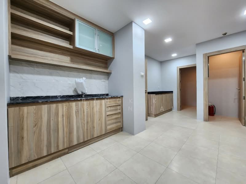 Raj Mansion, Bangkok, 31-33 Soi Sukhumvit 20, Khlong Toei, Bangkok, 4 Bedrooms, 381 sqm, Apartment For Rent, by Bangkok Residential, 500444904 - DDproperty.com