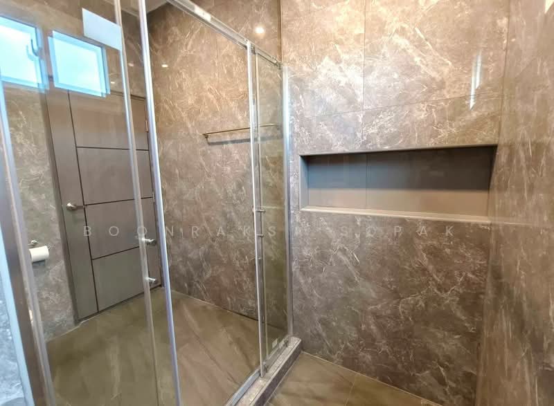 4-BR House, Bangkok, Phra Kanong Nua, Watthana, Bangkok, 4 Bedrooms, 368 sqm, Single Detached House For Rent, by Boonraksa Sopak, 500444972 - DDproperty.com