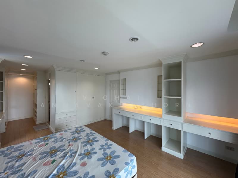 Lumpini Suite Ratchada-Rama 3, Bangkok, Soi Naradhiwat Rajanagarindra 30, Chong Nonsi, Yan Nawa, Bangkok, 2 Bedrooms, 116 sqm, Condo For Rent, by Vichai  Annavakulthorn, 500444996 - DDproperty.com