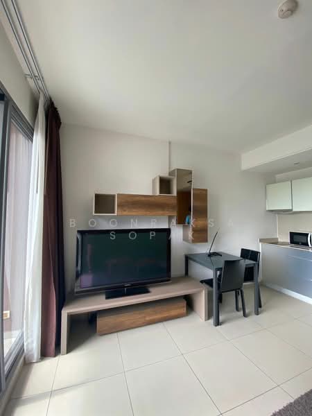 The Lofts Ekkamai, Bangkok, 1415 Sukhumvit Road, Phra Kanong Nua, Watthana, Bangkok, 1 Bedroom, 50 sqm, Condo For Rent, by Boonraksa Sopak, 500445015 - DDproperty.com
