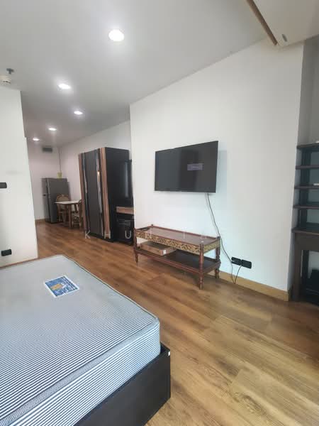 Lumpini Park View, Bangkok, Rama 4, Thung Maha Mek, Sathon, Bangkok, Studio, 34 sqm, Condo For Rent, by Khun Tae, 500445060 - DDproperty.com