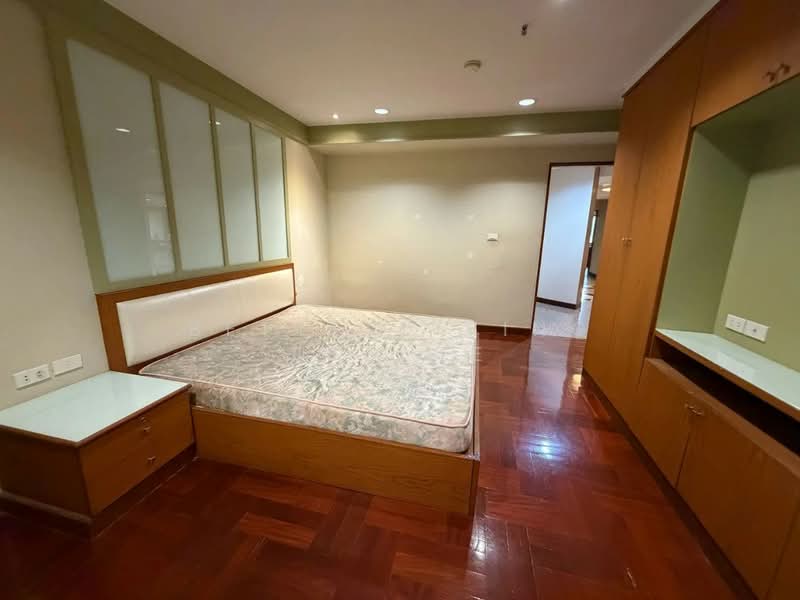 Baan Suanpetch, Bangkok, 18 Soi Sukhumvit 39, Khlong Tan Nua, Watthana, Bangkok, 3 Bedrooms, 265 sqm, Condo For Rent, by BetterLiving Estate, 500445100 - DDproperty.com