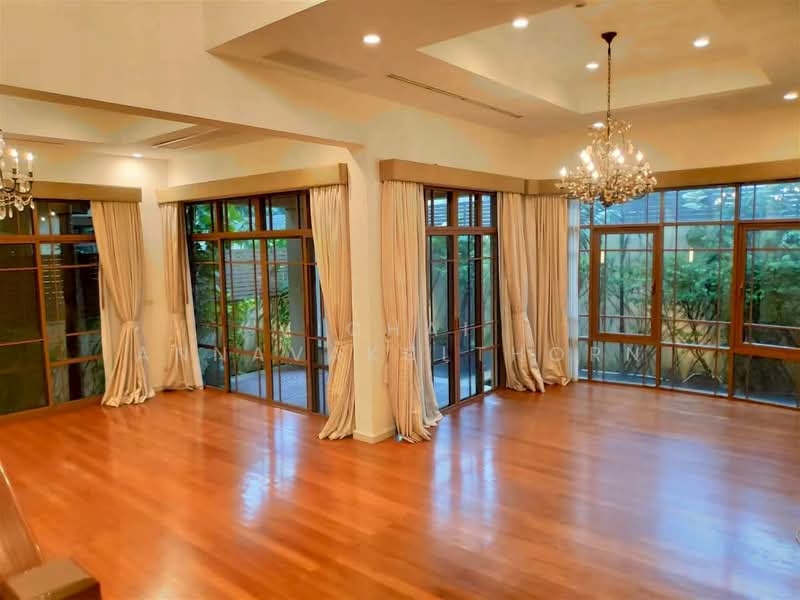 Baan Sansiri Sukhumvit 67, Bangkok, 32 Soi Sukhumvit 67, Phra Kanong Nua, Watthana, Bangkok, 4 Bedrooms, 450 sqm, Single Detached House For Rent, by Vichai  Annavakulthorn, 500445126 - DDproperty.com