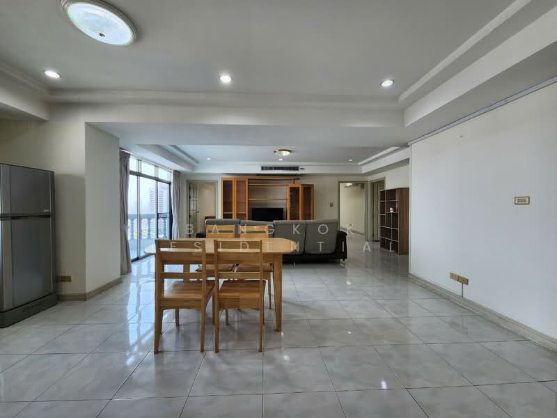 Royal Castle Sukhumvit, Bangkok, 30 Soi Sukhumvit 39, Khlongtoei Nua, Watthana, Bangkok, 3 Bedrooms, 160 sqm, Condo For Rent, by Bangkok Residential, 500445160 - DDproperty.com