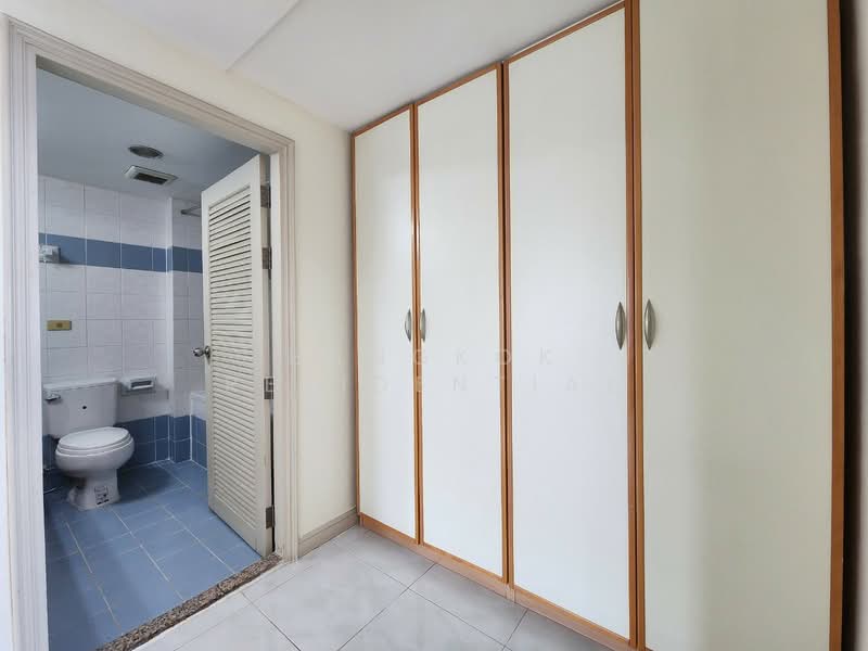 Royal Castle Sukhumvit, Bangkok, 30 Soi Sukhumvit 39, Khlongtoei Nua, Watthana, Bangkok, 3 Bedrooms, 160 sqm, Condo For Rent, by Bangkok Residential, 500445160 - DDproperty.com