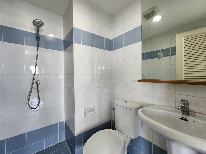 Royal Castle Sukhumvit, Bangkok, 30 Soi Sukhumvit 39, Khlongtoei Nua, Watthana, Bangkok, 3 Bedrooms, 160 sqm, Condo For Rent, by Bangkok Residential, 500445160 - DDproperty.com