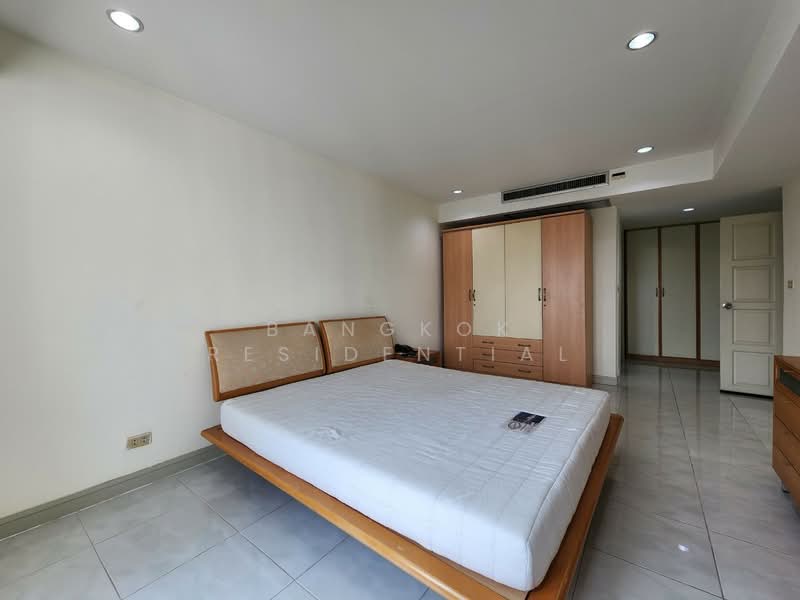Royal Castle Sukhumvit, Bangkok, 30 Soi Sukhumvit 39, Khlongtoei Nua, Watthana, Bangkok, 3 Bedrooms, 160 sqm, Condo For Rent, by Bangkok Residential, 500445160 - DDproperty.com