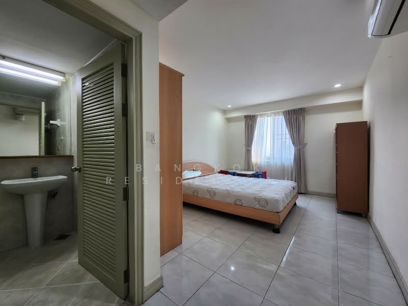 Royal Castle Sukhumvit, Bangkok, 30 Soi Sukhumvit 39, Khlongtoei Nua, Watthana, Bangkok, 3 Bedrooms, 160 sqm, Condo For Rent, by Bangkok Residential, 500445160 - DDproperty.com
