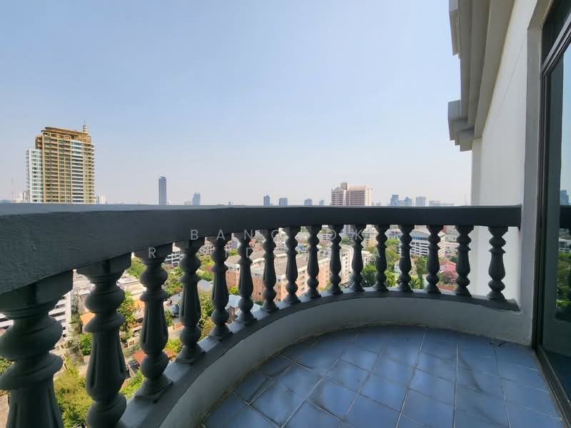 Royal Castle Sukhumvit, Bangkok, 30 Soi Sukhumvit 39, Khlongtoei Nua, Watthana, Bangkok, 3 Bedrooms, 160 sqm, Condo For Rent, by Bangkok Residential, 500445160 - DDproperty.com