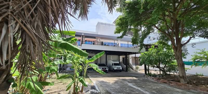 3-BR House, Bangkok, Lat Phrao, Bangkok, 3 Bedrooms, 800 sqm, Single Detached House For Sale, by Nicha Na Lampang, 500445168 - DDproperty.com