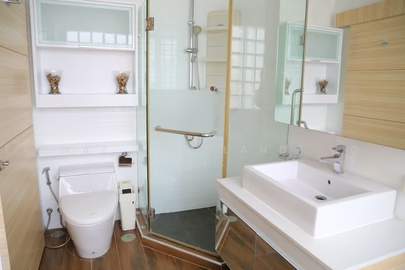 Sampoom Garden Condominium, Bangkok, ซอย 14 Sathorn, Silom, Bang Rak, Bangkok, 2 Bedrooms, 118 sqm, Condo For Rent, by Fazwaz (Thailand) Co., Ltd., 500445248 - DDproperty.com