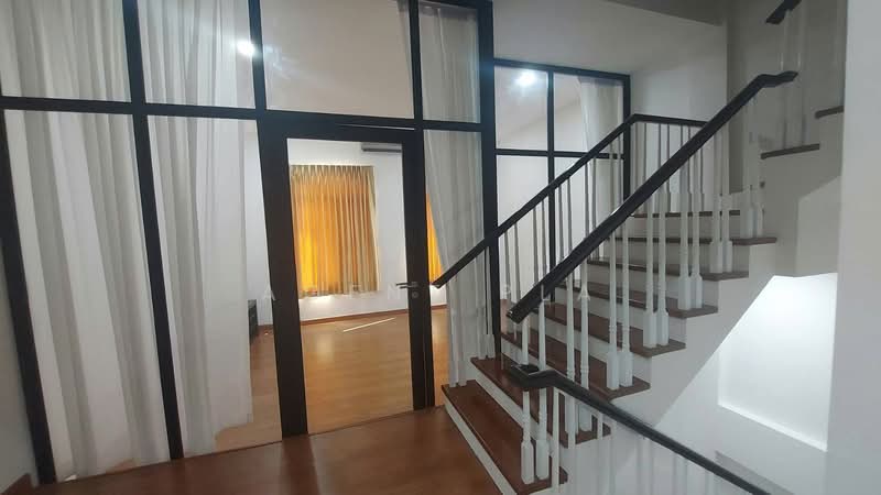 Baan Klangmuang Grand De Paris Ratchada : บ้านกลางเมือง แกรนด์ เดอ ปารีส รัชดา, กรุงเทพ, ถนนประดิษฐ์มนูธรรม, วังทองหลาง, กรุงเทพ, 250 ตร.ม., ทาวน์เฮ้าส์ ให้เช่า, โดย Agent Pla, 500445274 - DDproperty.com