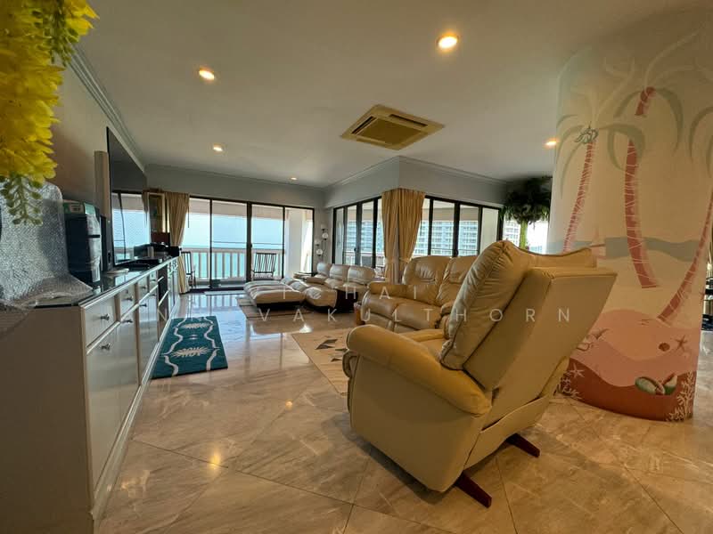 Dusit Condominium, Bangkok, Dusit Condo Alley, Tanon Nakorn Chaisri, Dusit, Bangkok, 4 Bedrooms, 317 sqm, Condo For Rent, by Vichai Annavakulthorn, 500445292 - DDproperty.com
