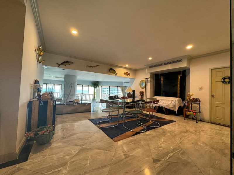 Dusit Condominium, Bangkok, Dusit Condo Alley, Tanon Nakorn Chaisri, Dusit, Bangkok, 4 Bedrooms, 317 sqm, Condo For Rent, by Vichai Annavakulthorn, 500445292 - DDproperty.com
