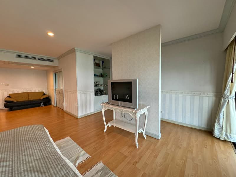 Dusit Condominium, Bangkok, Dusit Condo Alley, Tanon Nakorn Chaisri, Dusit, Bangkok, 4 Bedrooms, 317 sqm, Condo For Rent, by Vichai Annavakulthorn, 500445292 - DDproperty.com