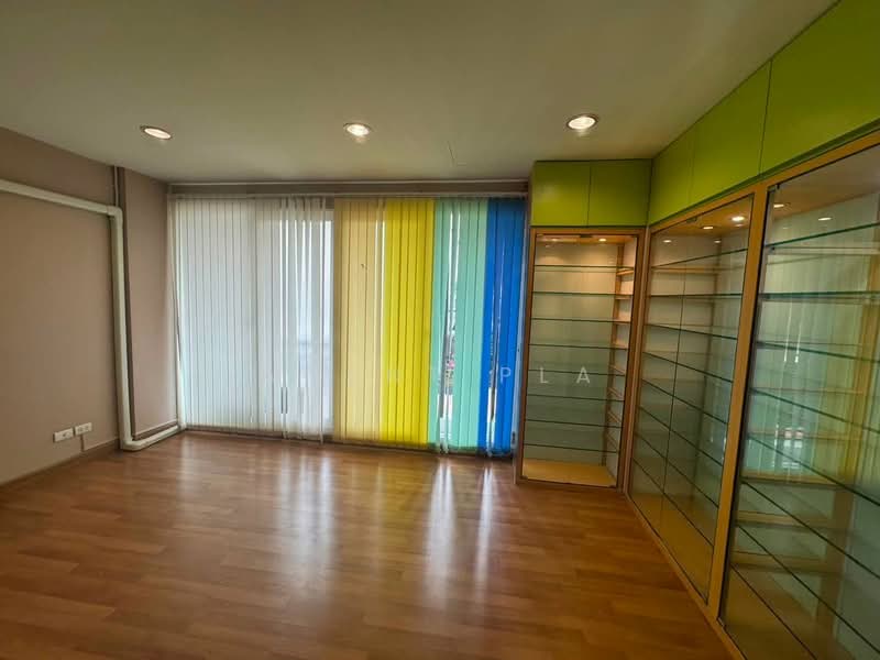 Baan Klang Muang Urbanion Rama 9-Ladprao, Bangkok, Soi Ladprao 84, Ladprao Road, Wang Thonglang, Bangkok, 3 Bedrooms, 220 sqm, Townhouse For Rent, by Agent Pla, 500445294 - DDproperty.com