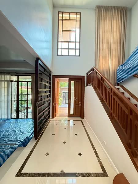 Narasiri Pattanakarn-Srinakarin, Bangkok, 878 Soi Srinakarin 20, Khlong Chan, Bang Kapi, Bangkok, 3 Bedrooms, 374 sqm, Single Detached House For Rent, by Caveman Property, 500445305 - DDproperty.com