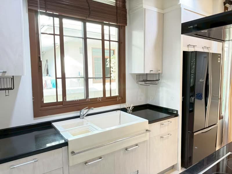 Narasiri Pattanakarn-Srinakarin, Bangkok, 878 Soi Srinakarin 20, Khlong Chan, Bang Kapi, Bangkok, 3 Bedrooms, 374 sqm, Single Detached House For Rent, by Caveman Property, 500445305 - DDproperty.com