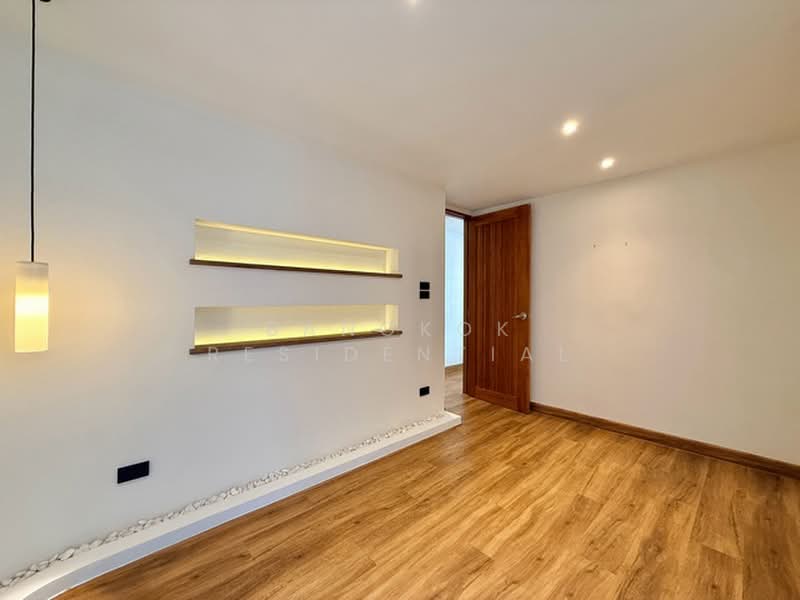 Townhouse, Bangkok, Khlong Tan Nua, Watthana, Bangkok, 5 Bedrooms, 220 sqm, Townhouse For Rent, by Bangkok Residential, 500445319 - DDproperty.com