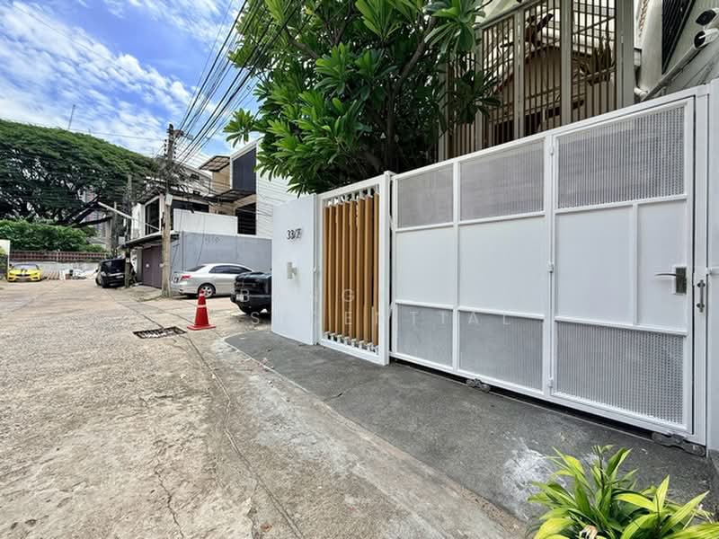 Townhouse, Bangkok, Khlong Tan Nua, Watthana, Bangkok, 5 Bedrooms, 220 sqm, Townhouse For Rent, by Bangkok Residential, 500445319 - DDproperty.com