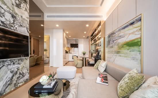 Anil Sathorn 12 : Anil สาทร 12, กรุงเทพ